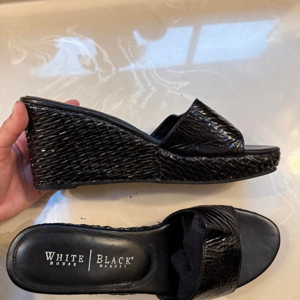 White House Black Market Black Patent Leather Woven Wicker Slide Wedge Sandals - Picture 5 of 7